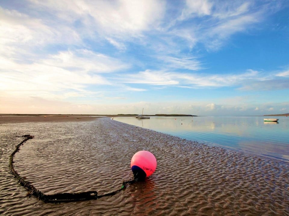 At low tide enjoy a walk along the Appledore beach