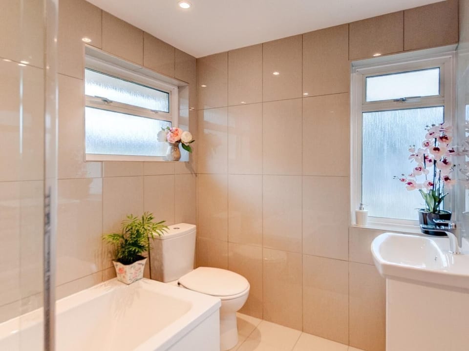 Have a realxing bath or a refreshing shower at the end of a busy day exploring