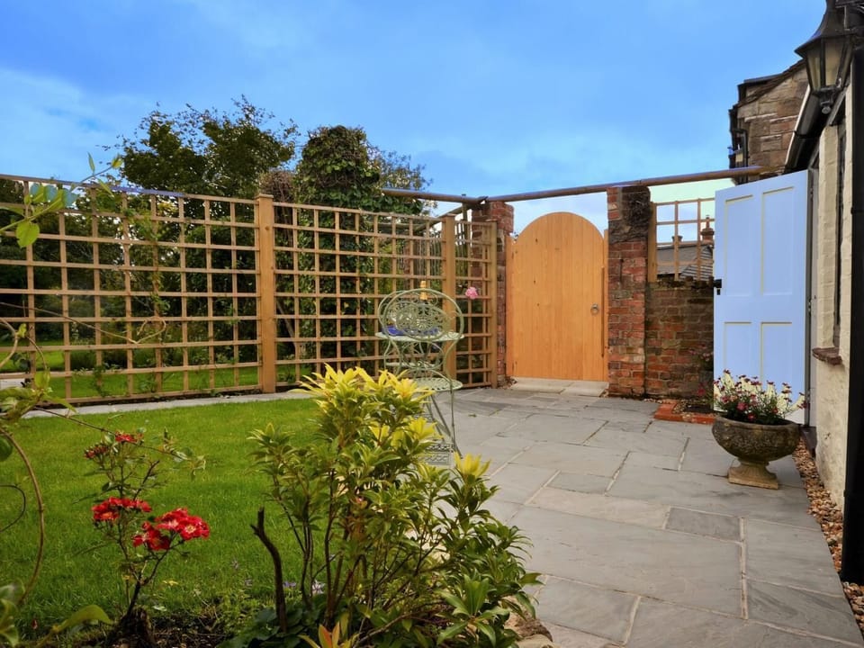 Enclosed garden