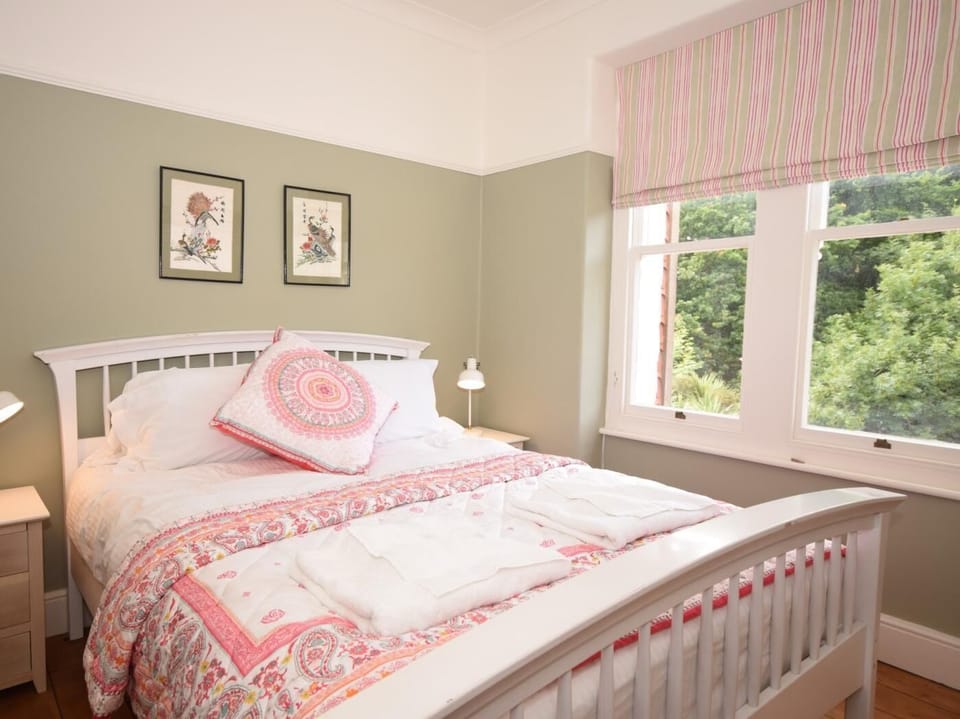 King-size room with en-suite shower room 