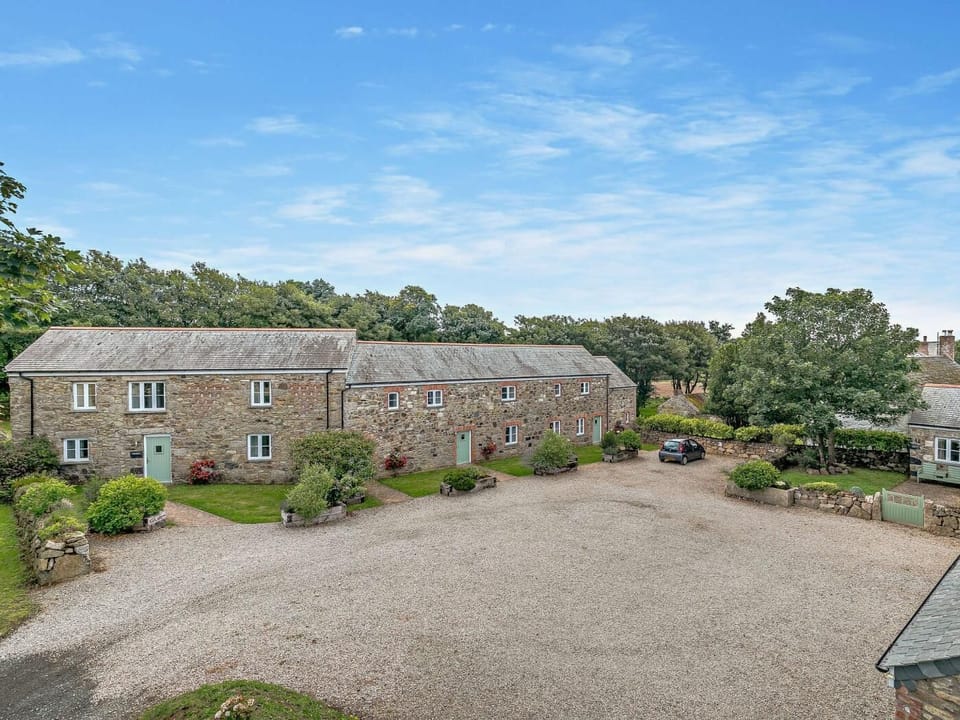 Gorgeous converted barns with plenty of parking