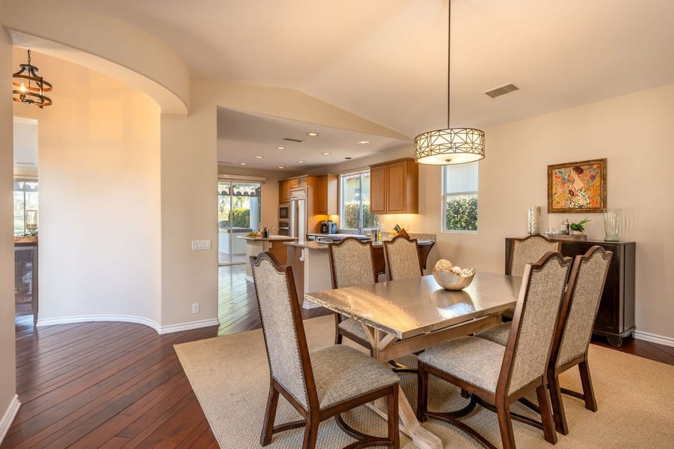 Dining area: 6-person table, buffet sideboard