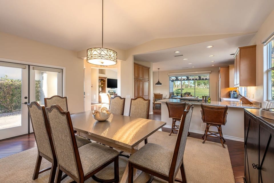 Dining area: 6-person table, buffet sideboard