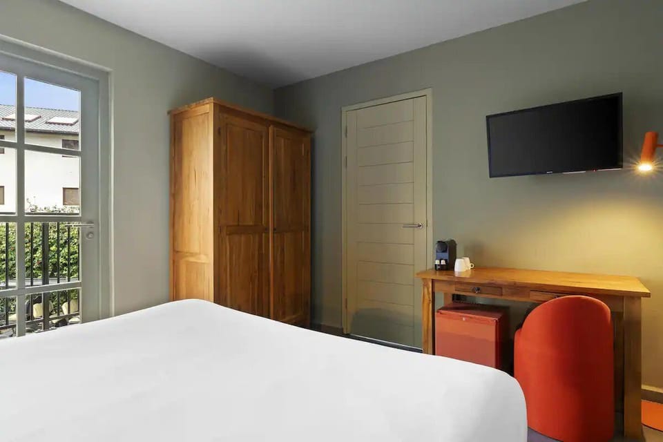 Bedroom. Interior and views may vary based on location and availability.