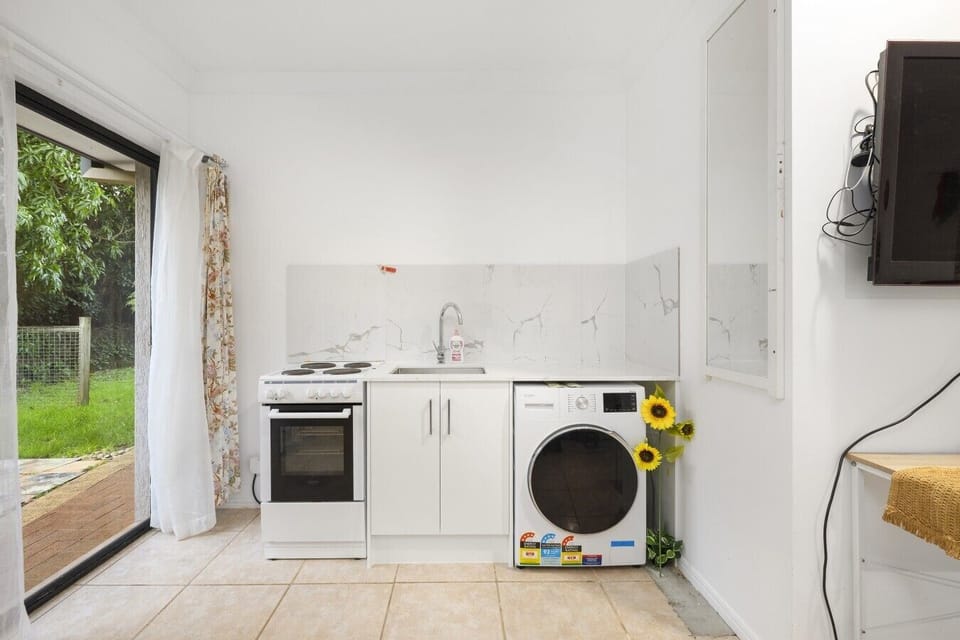 95 Daisy Hill Rd - studio01