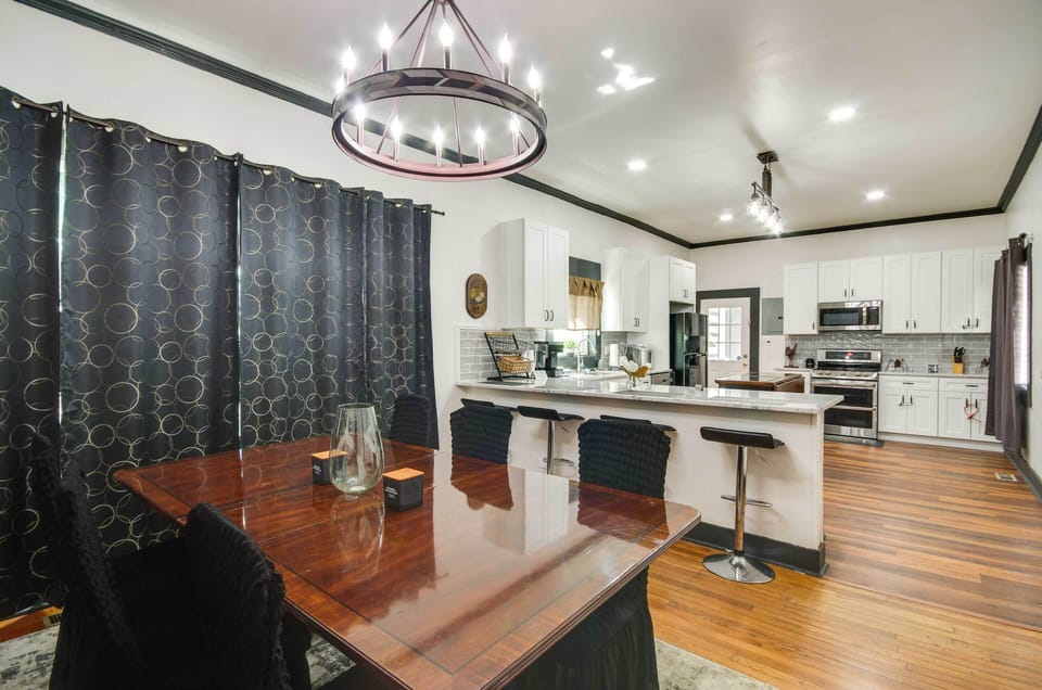 Main Kitchen | Dining Area
