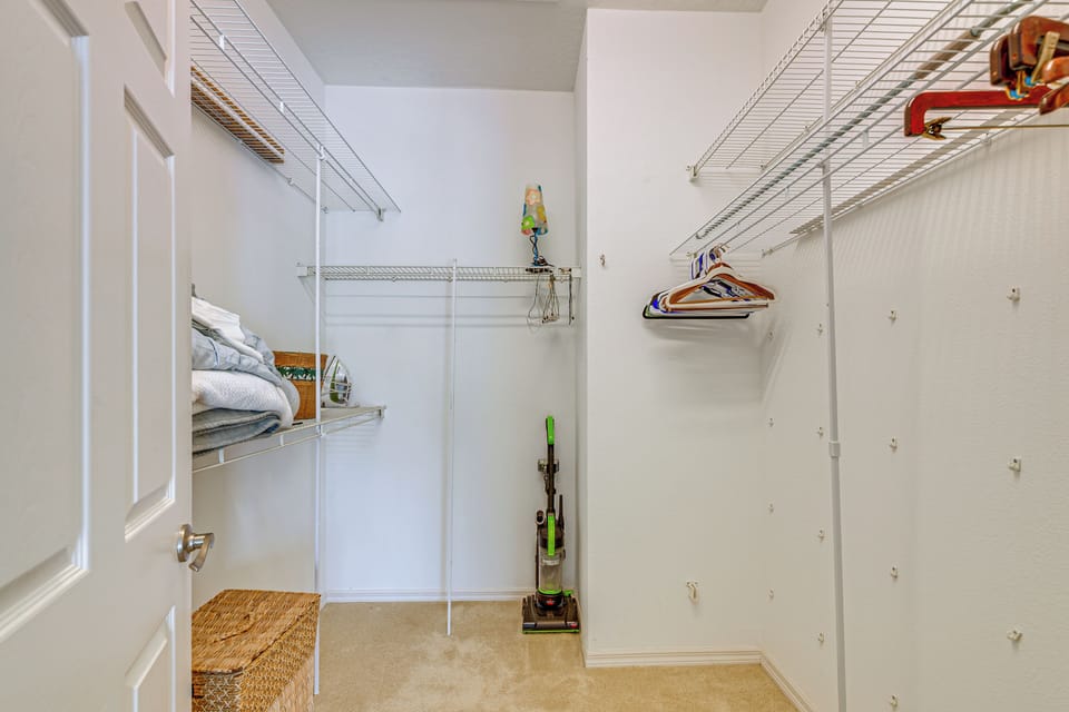 Walk-In Closet | Main Level