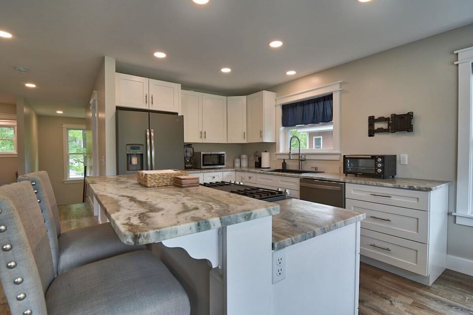 Mullett Lake House - Full Kitchen with Gas Stove