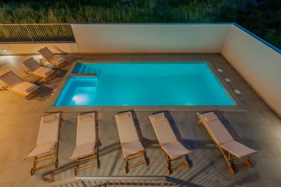 Holiday Home Swimming Pool