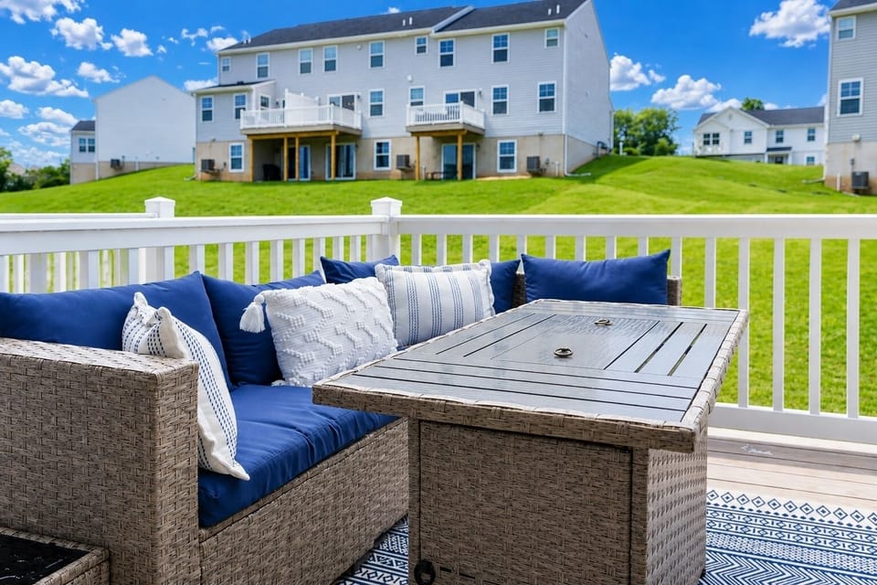 Settle into the outdoor lounge and enjoy a slow morning coffee, afternoon conversation, or evening drink on your private deck. Comfortable seating and plenty of fresh air make this an easy place to unwind together.