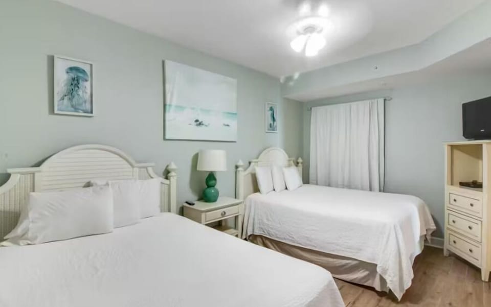 Guest bedroom