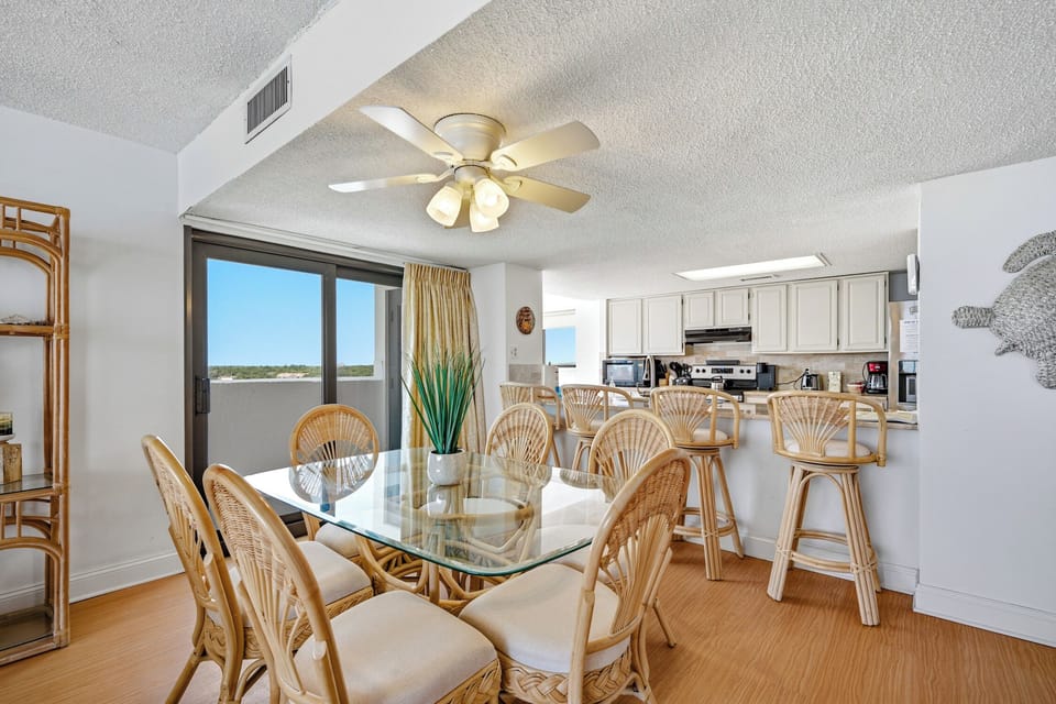 Shoreham Towers #1 PH4 - Dining Area