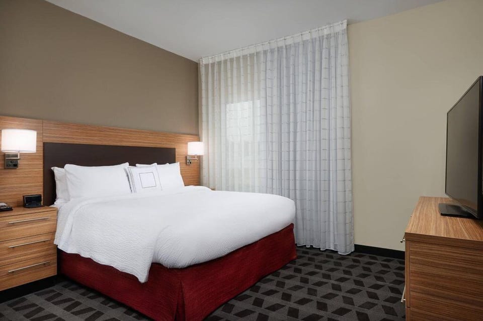 Bedroom. Interior and views may vary based on location and availability.