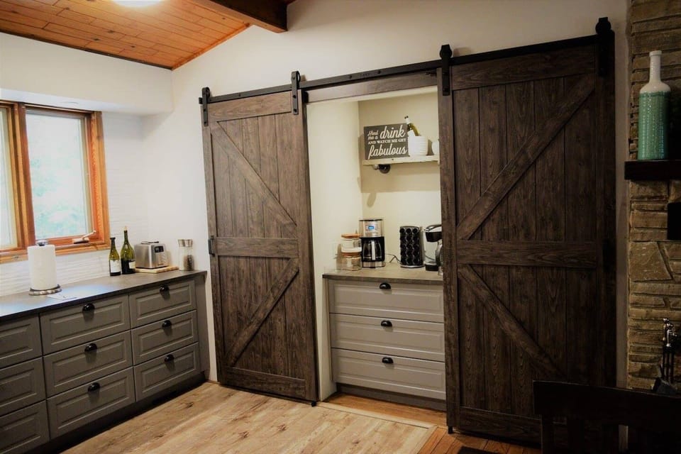 Large fully-equipped kitchen (including dishwasher)