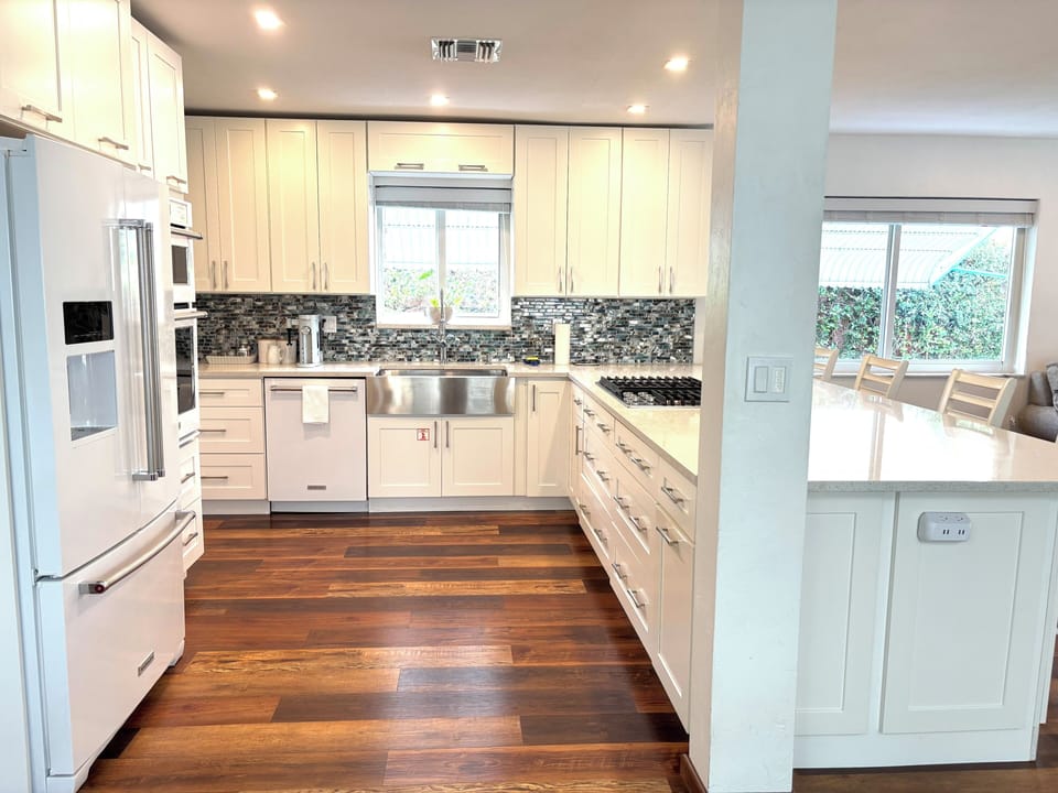 Bright modern kitchen