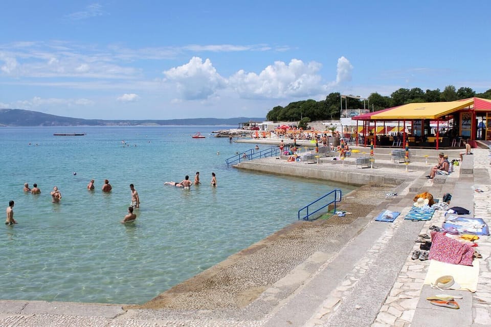 Nearby beaches