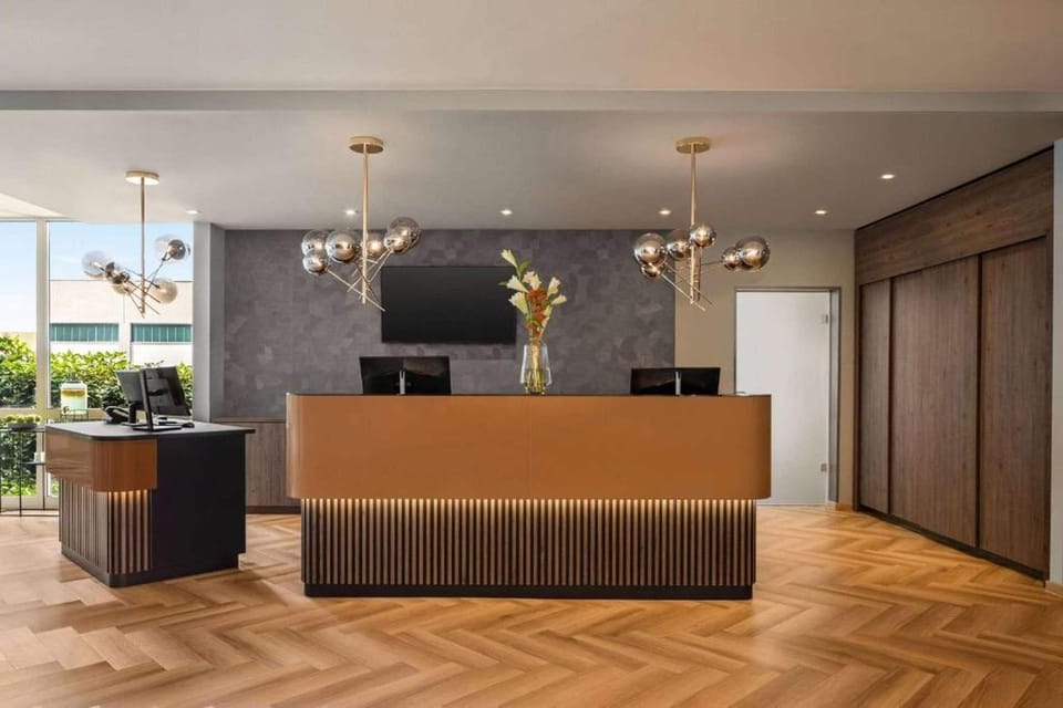 Entrance / Reception