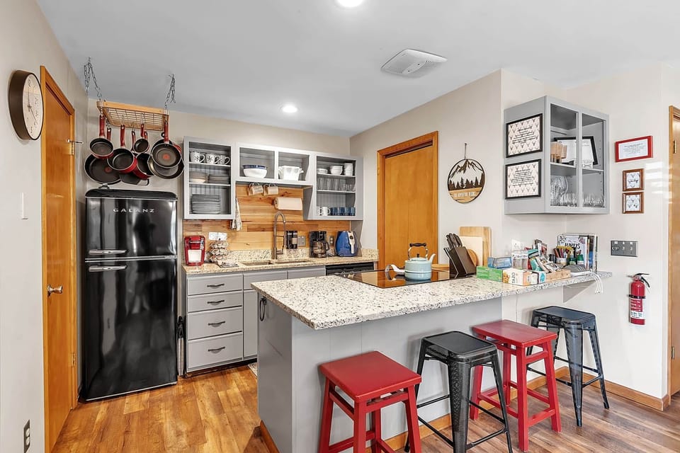 Fully equipped kitchen with everything needed for meals and entertaining