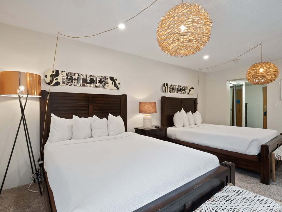 Lamp, Chandelier, Home Decor, Indoors, Bed