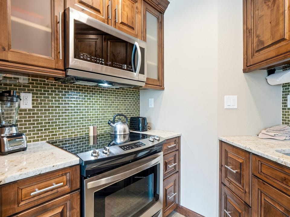 Indoors, Appliance, Microwave, Oven, Kitchen