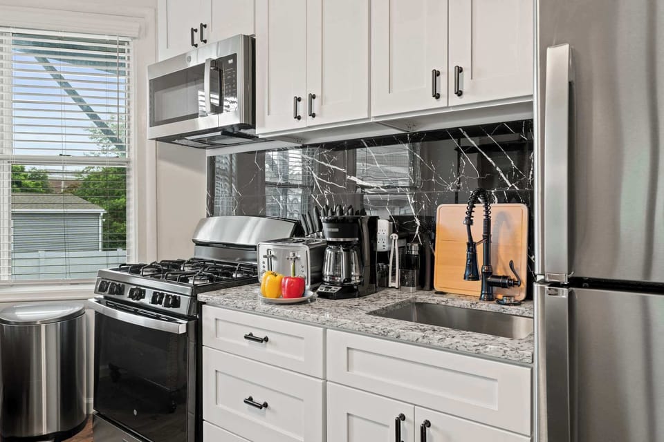 All the appliances you could want - enjoy a historic, recently renovated turn-of-the-century home retaining its charm in the affluent mainline suburbs of Philadelphia!
Virtual tour: bit.ly/660U1
Video tour: youtu.be/R5n8gJubqj8