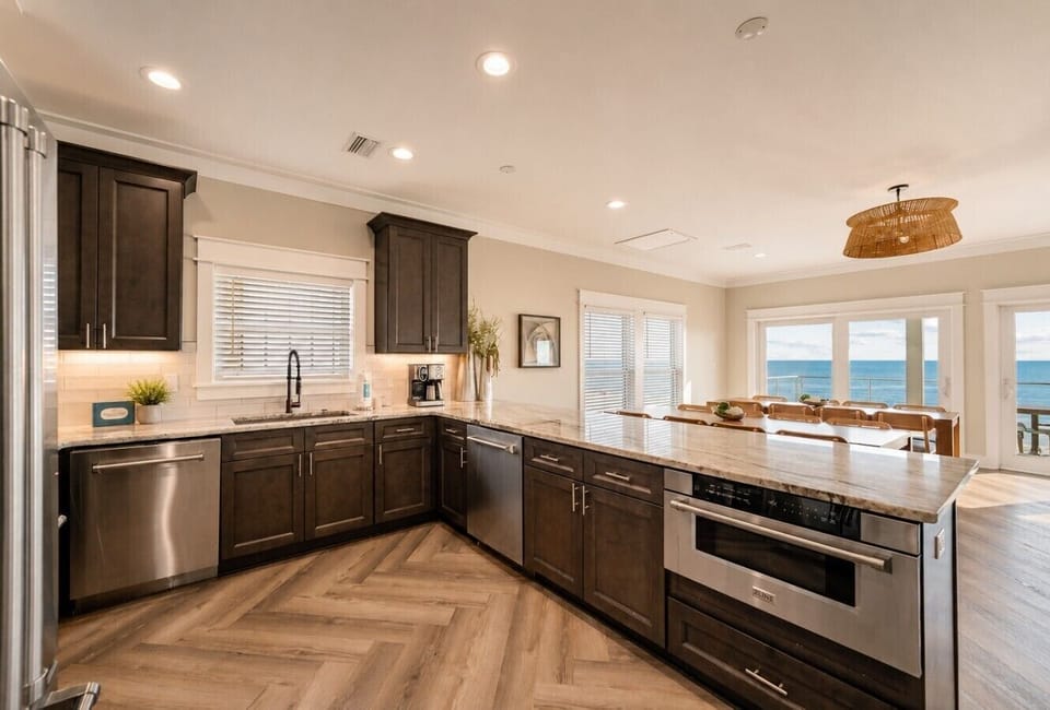 full kitchen