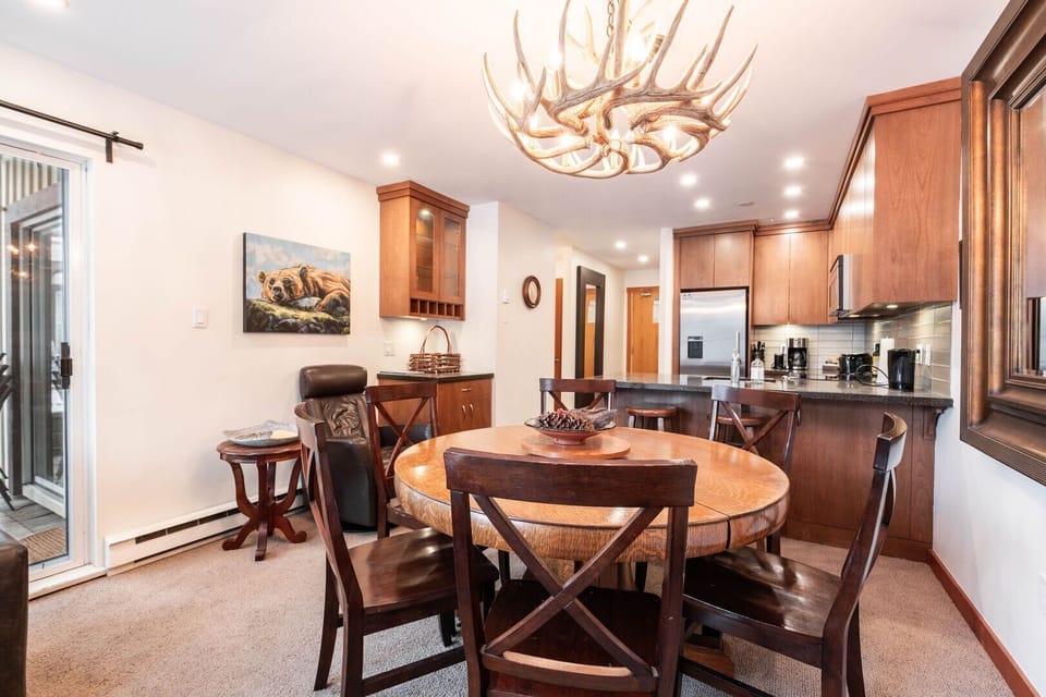Dining area: Seats six people