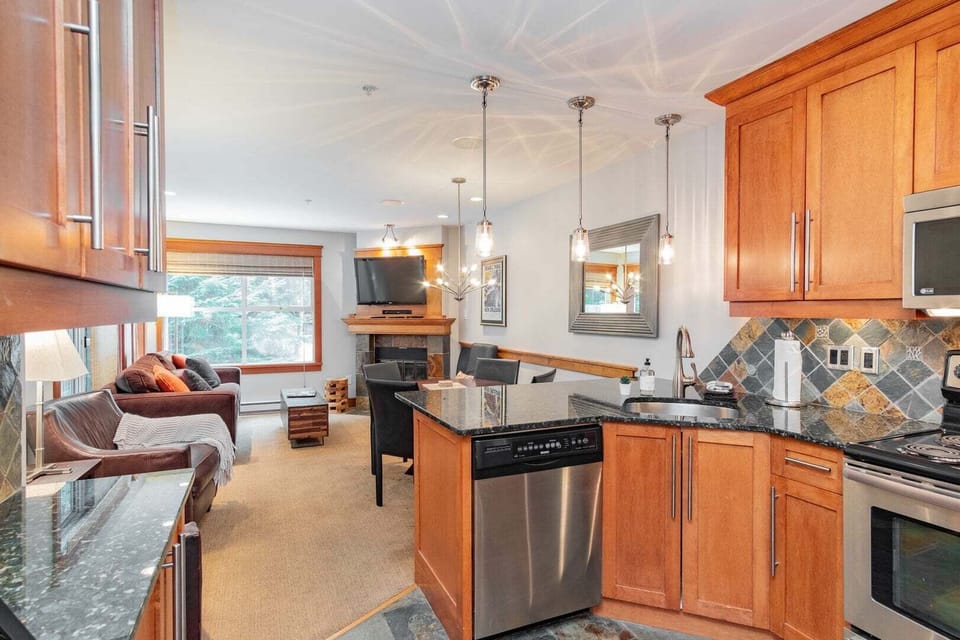 Fully kitchen: Stainless steel appliances