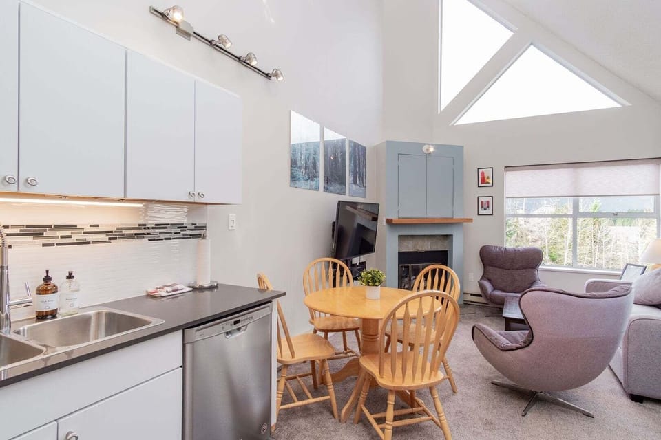 Property #315: Open floor plan