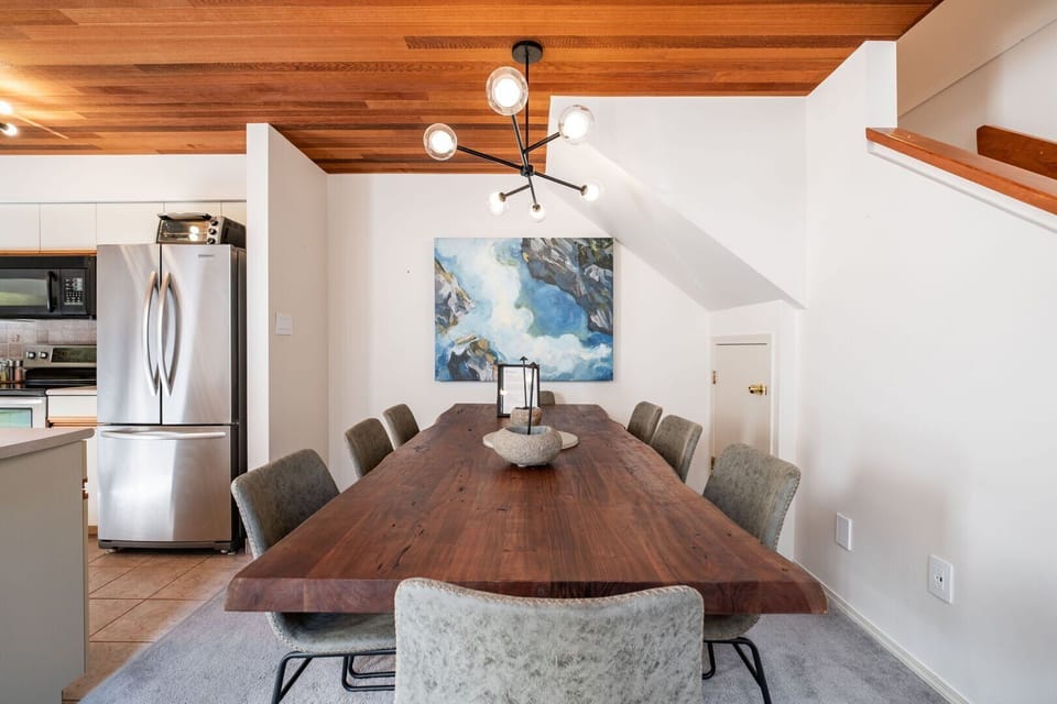 Dining area: Seats eight people