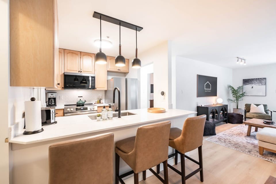 Full kitchen: Breakfast bar
