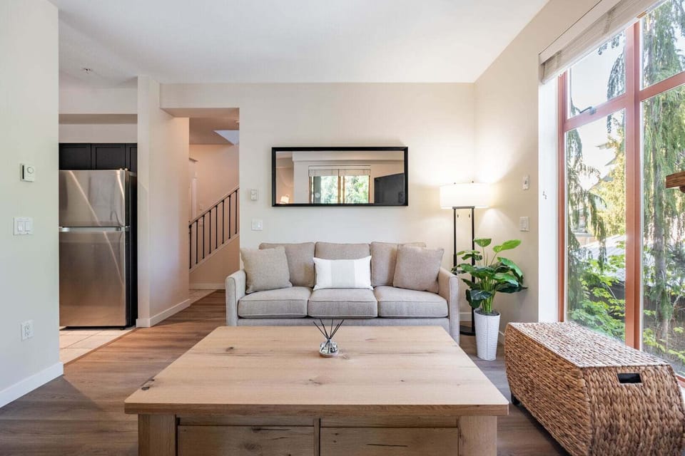 Living area: Sofa bed (Double), fireplace, smart TV