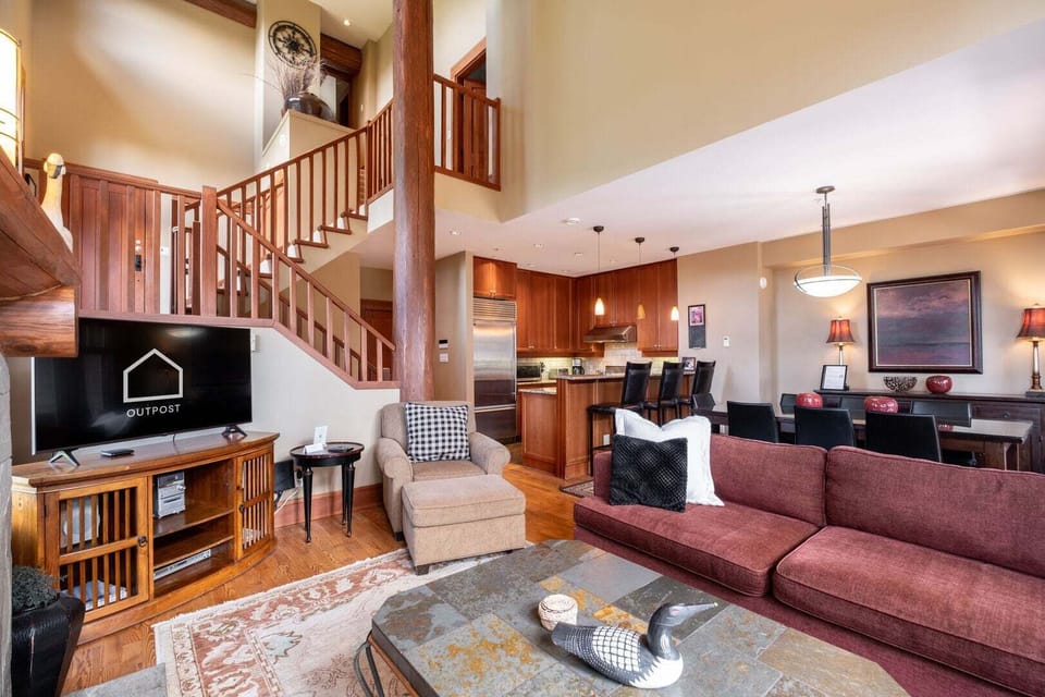 Property #8: Open floor plan