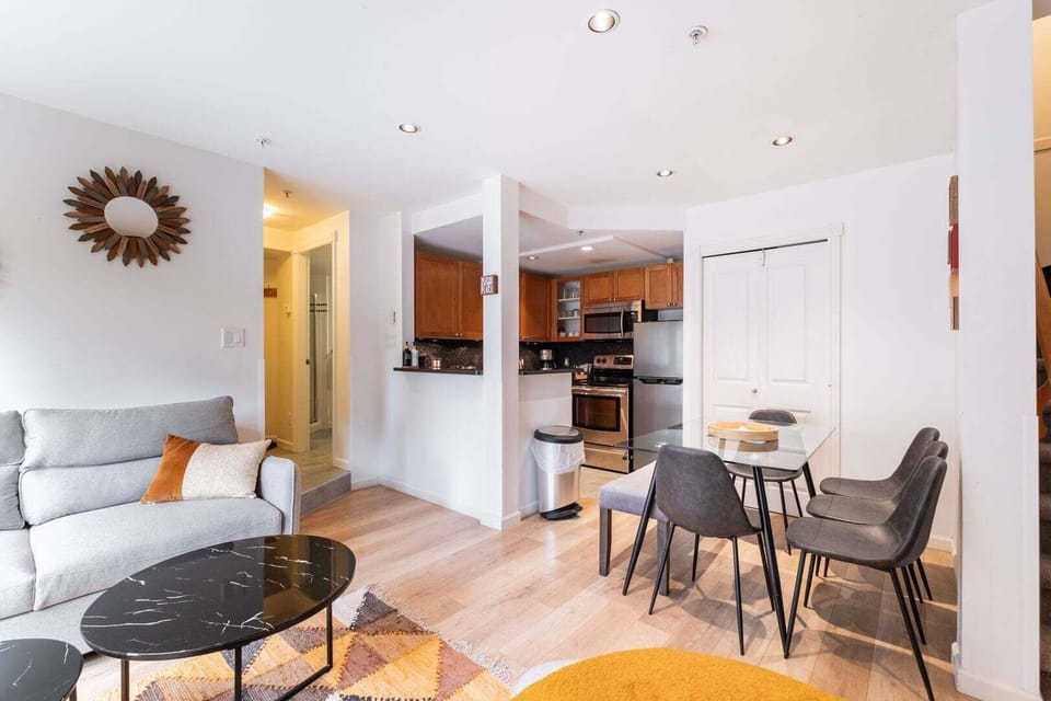 Property #98: Open floor plan
