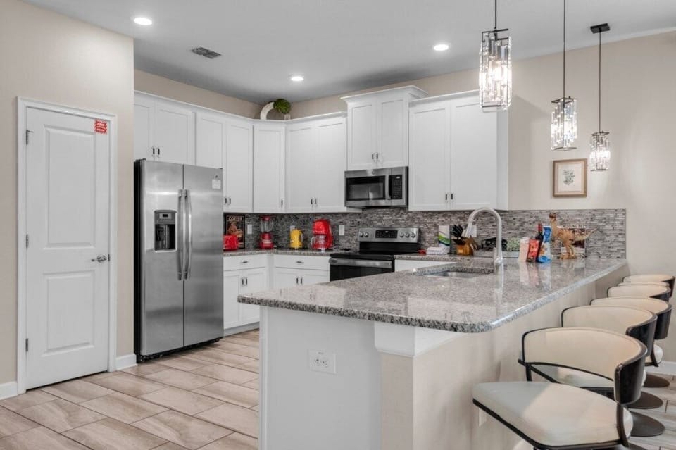 9020 Stinger Dr (9).jpeg