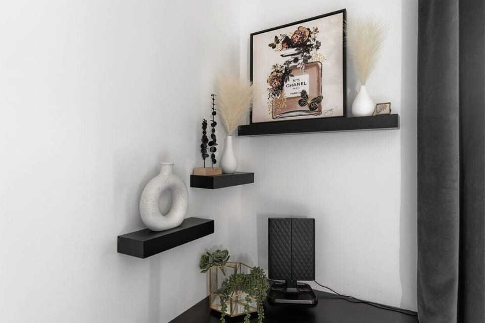 Cozy corner desk in the bedroom.