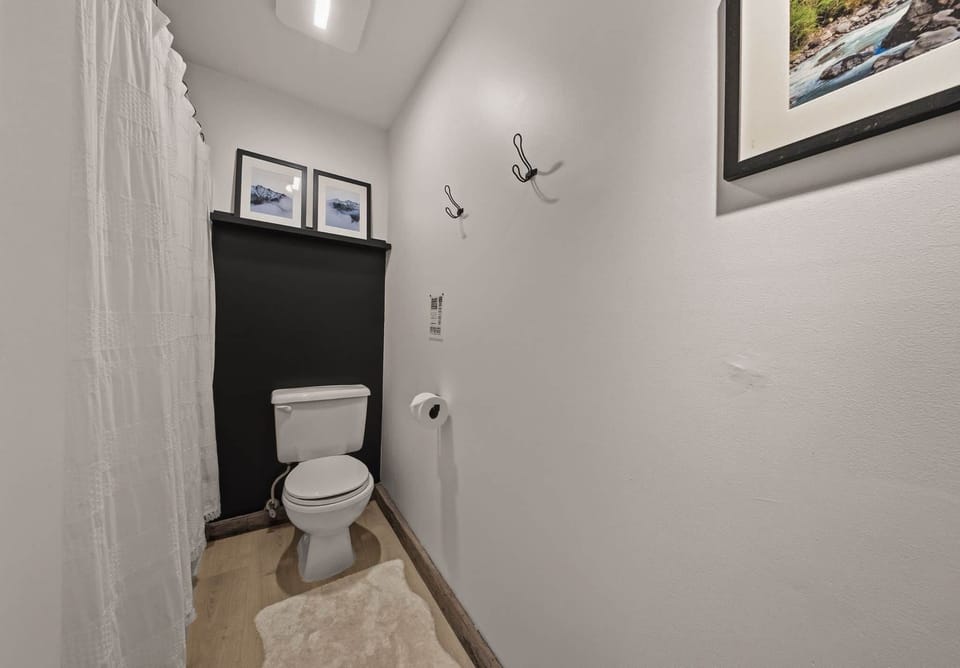 Full bath 3 - basement