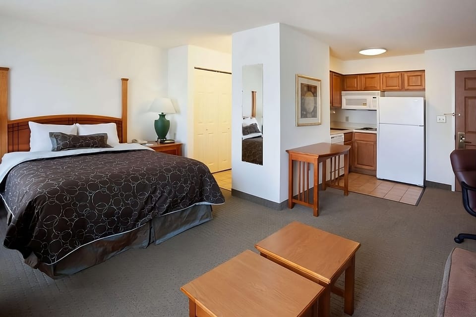 Settle in with an easy kitchenette for snacks and meals.