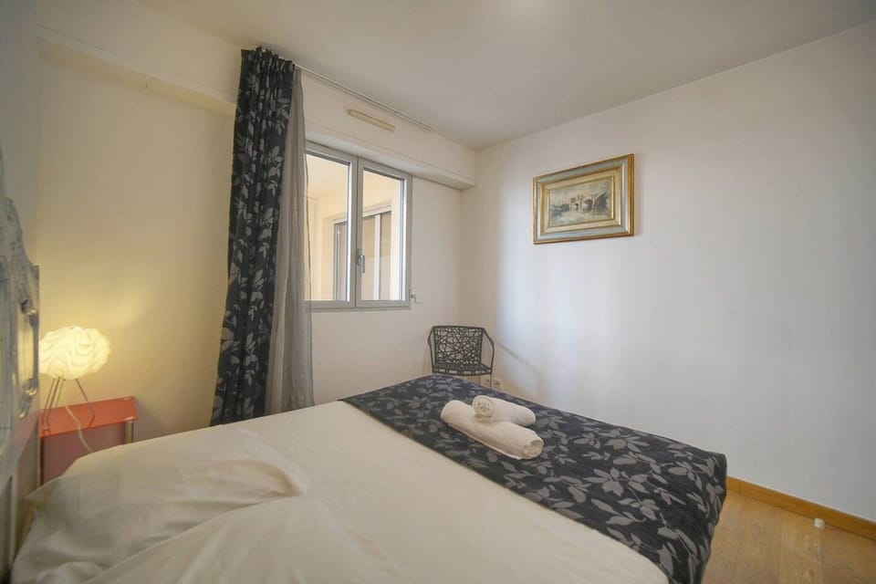 16857645 FRGK Suquet Cannes Old Port Spacious 2-Bedroom, Sleeps 6 Apartment in Cannes