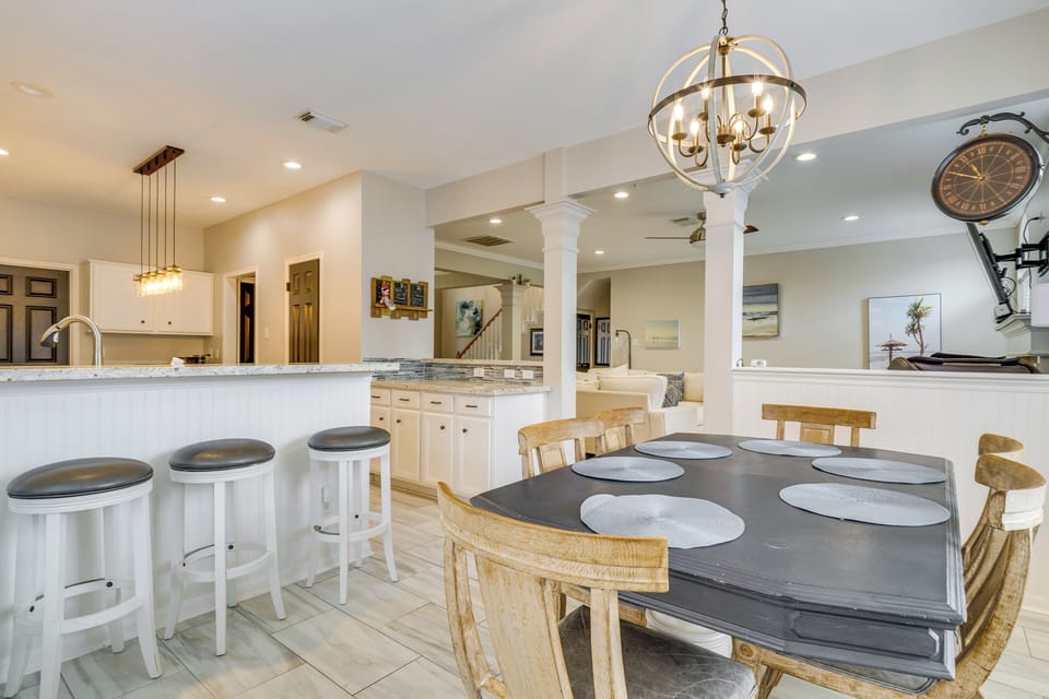 Additional Dining Area | 1st Floor