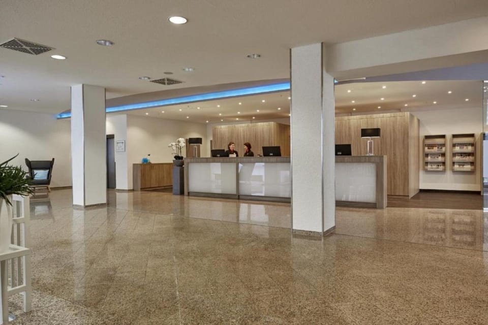 Entrance / Reception