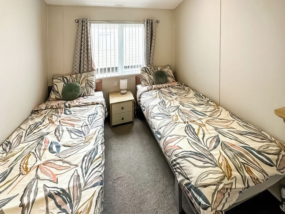 Twin bedroom | Willerby Portland - North Wales Holidays, Towyn