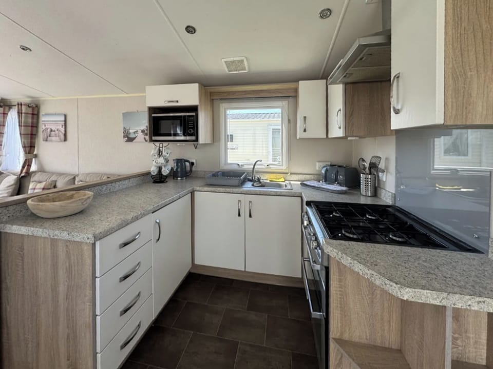 Kitchen | Willerby Sierra - North Wales Holidays, Towyn