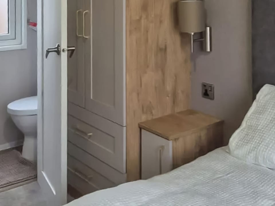En-suite | Sunseeker Y Wyddfa - North Wales Holidays, Towyn