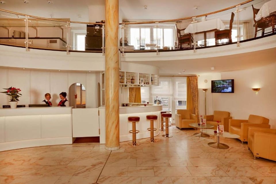 Entrance / Reception