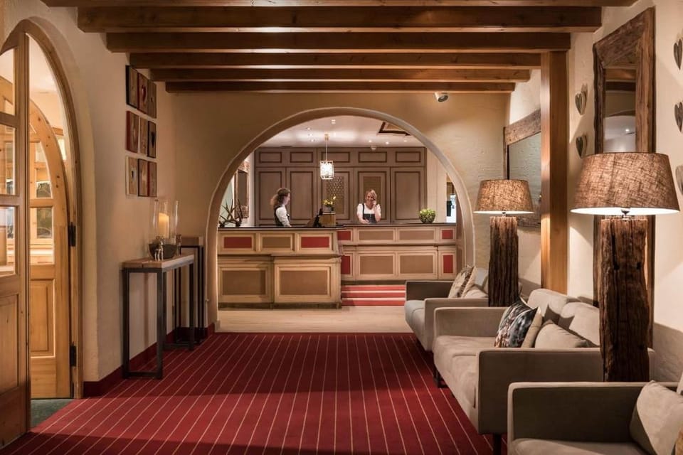 Entrance / Reception