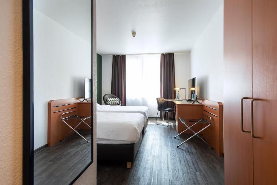 Settle in easily with practical storage and an airy layout.