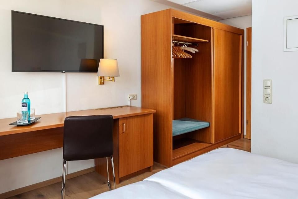 Store luggage easily and enjoy simple, clutter-free living.
