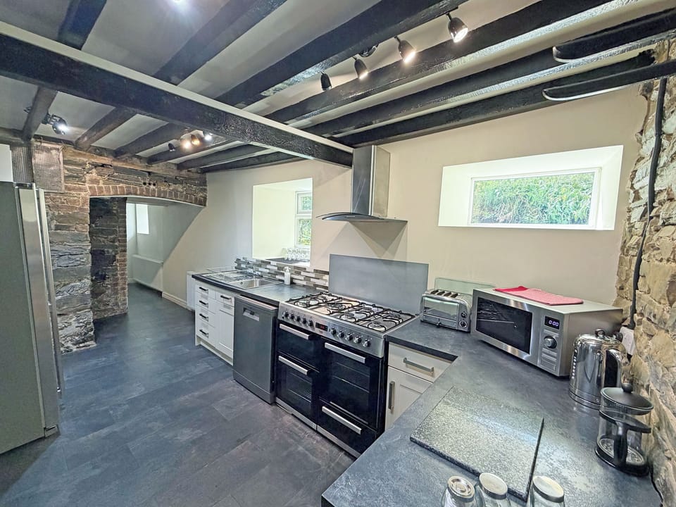 Kitchen | Hendre Aled Farmhouse, Llanssannan