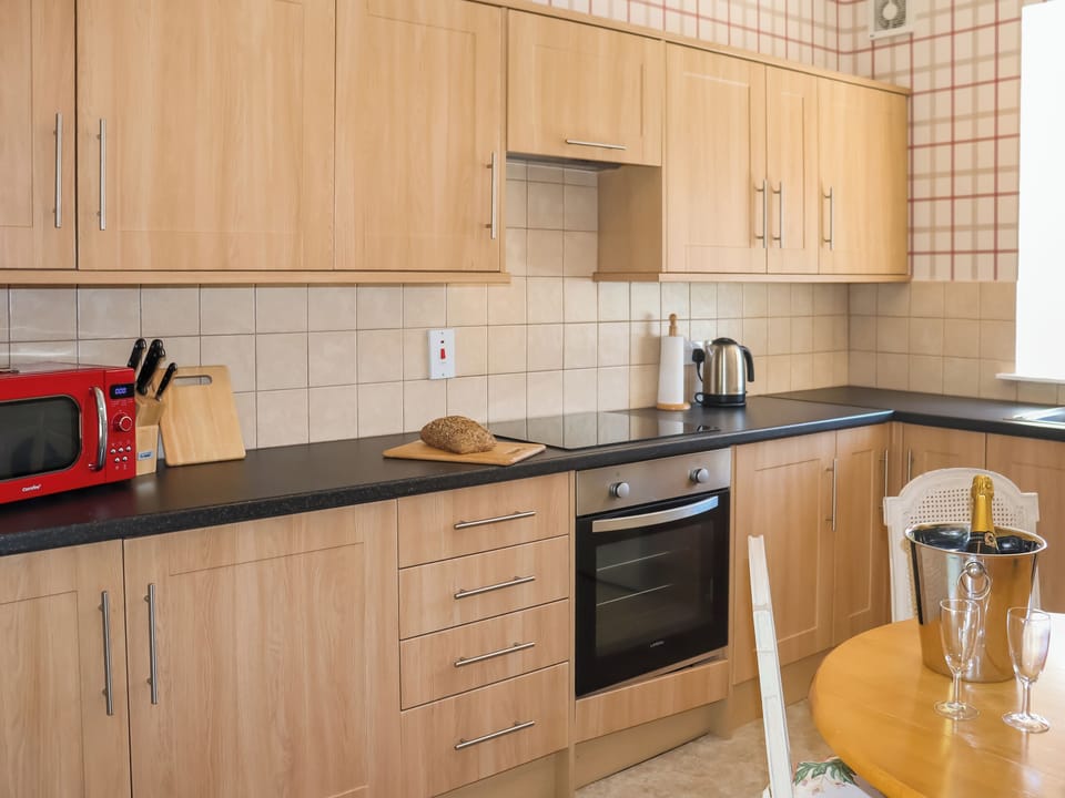 Kitchen/diner | Heather Cottage - Teasses Holidays, Leven